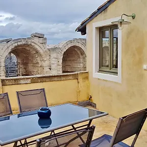  Appartement Avec Terrasse Sur L'amphithéâtre France